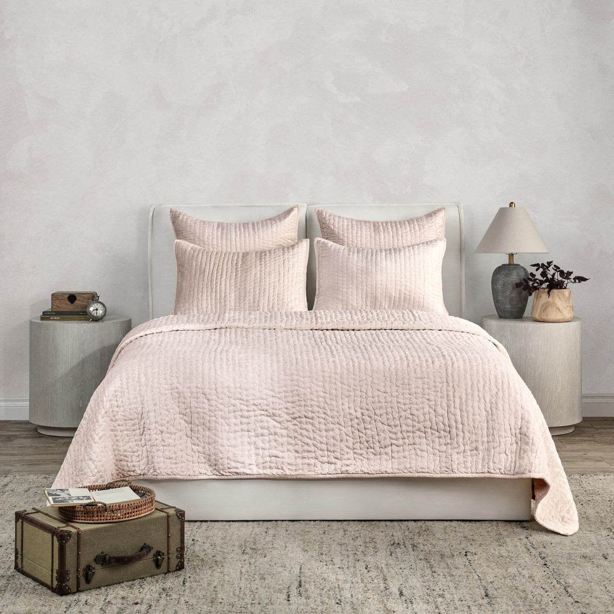 Bari - Velvet Quilt - Bliss Pink