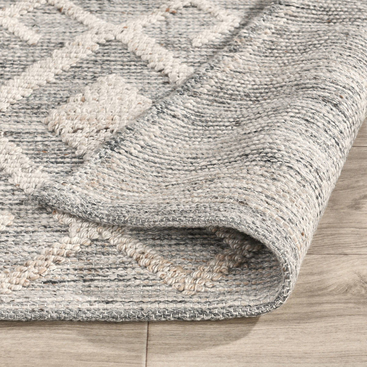 Mirage - Indoor/Outdoor Tundra Rug 2.6' x 8' - Multicolor