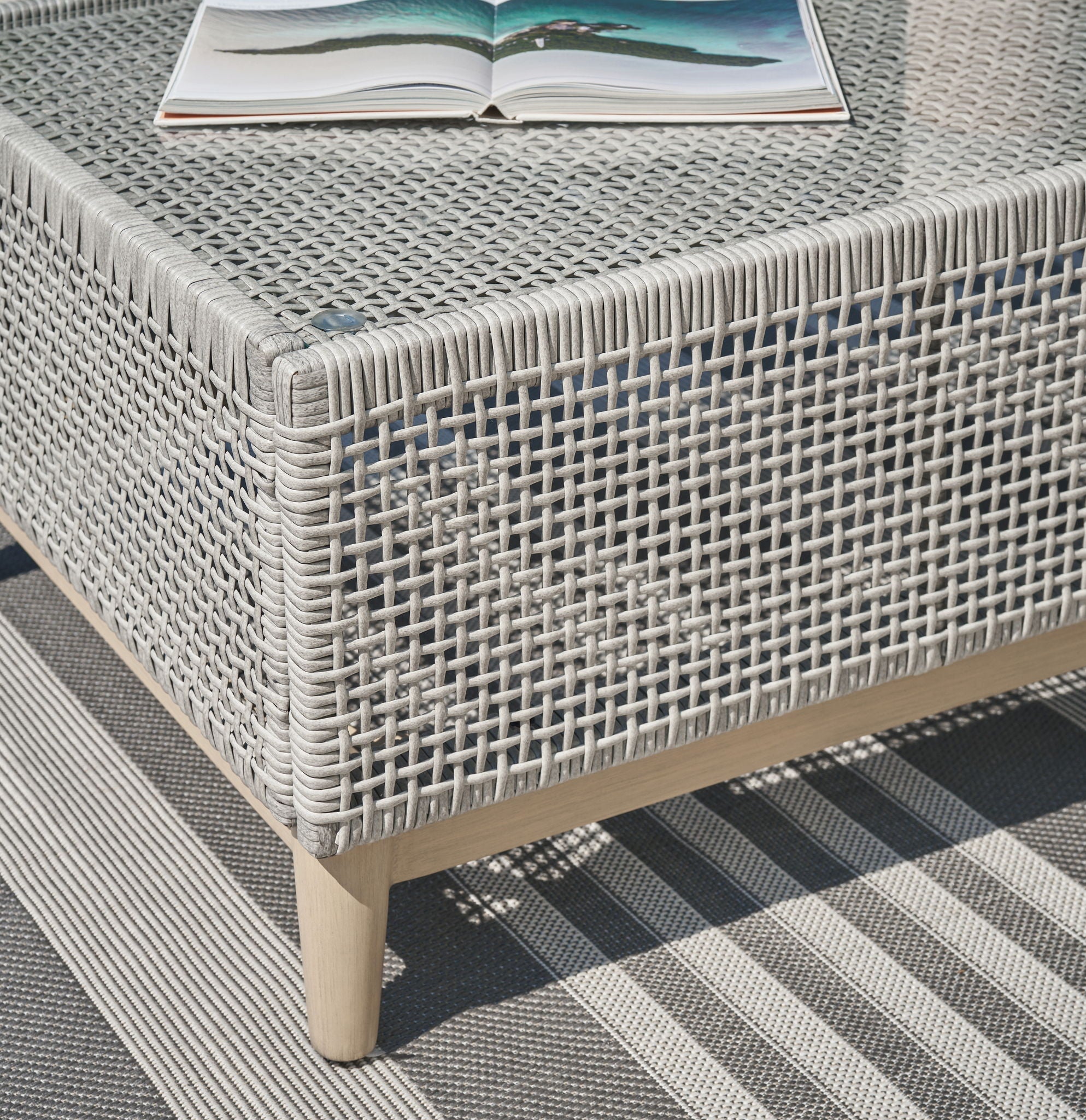 Seton Creek - Rectangular Cocktail Table - Gray