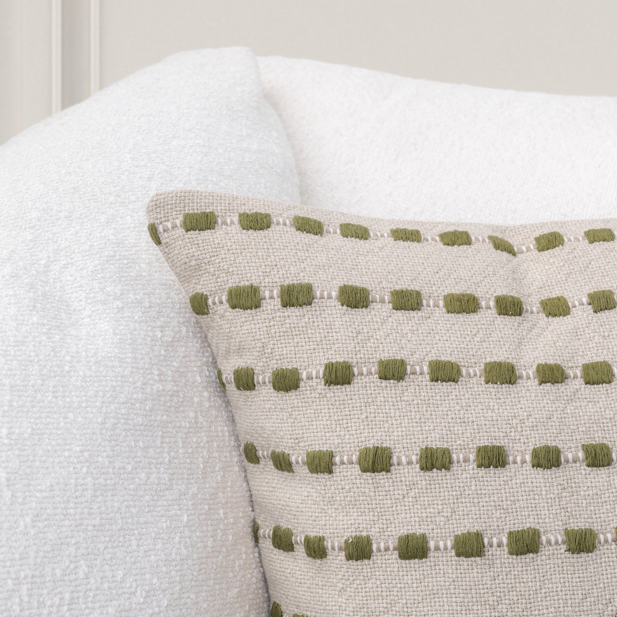 TD Katia 20" x 20" Pillow - Natural / Olive Green