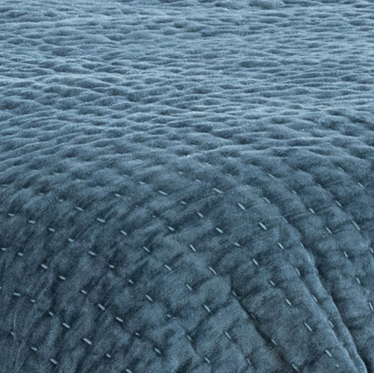 Bari - Velvet Quilt Set