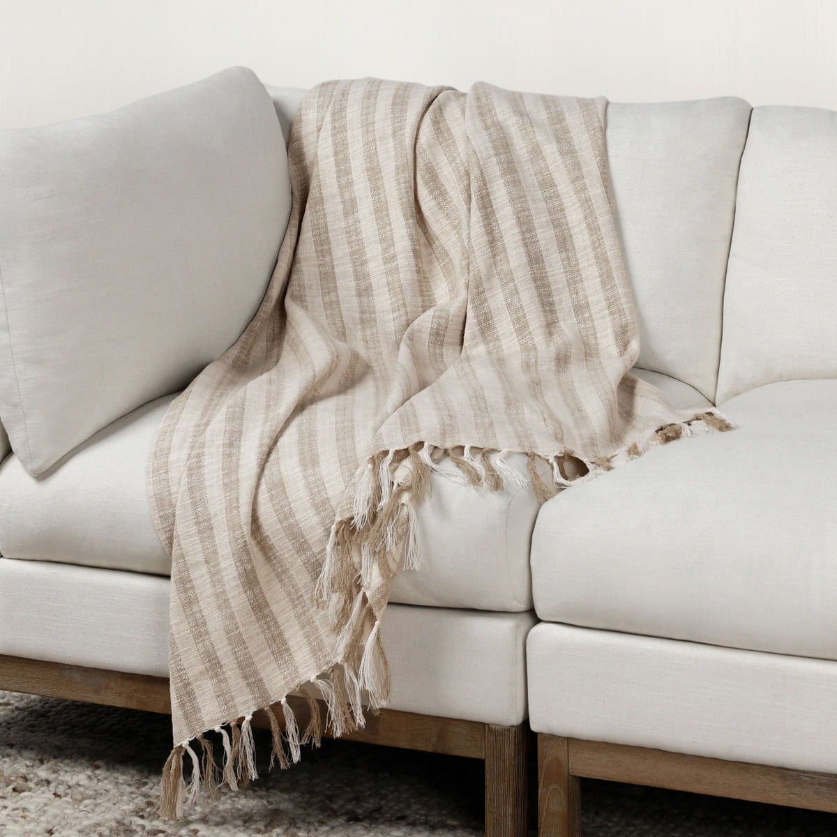 Linna - 50" x 70" Throw - Ivory / Natural