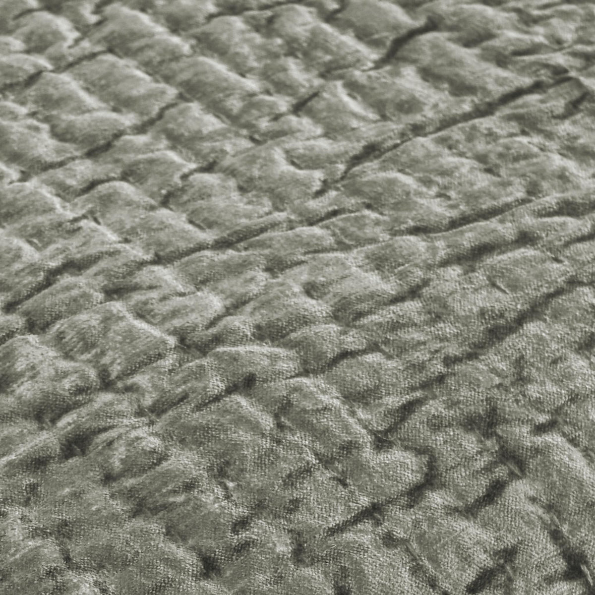 Bari - Velvet Quilt Set