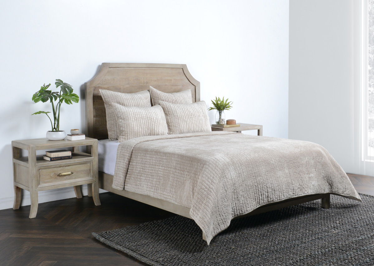 Bari - Velvet Quilt Set