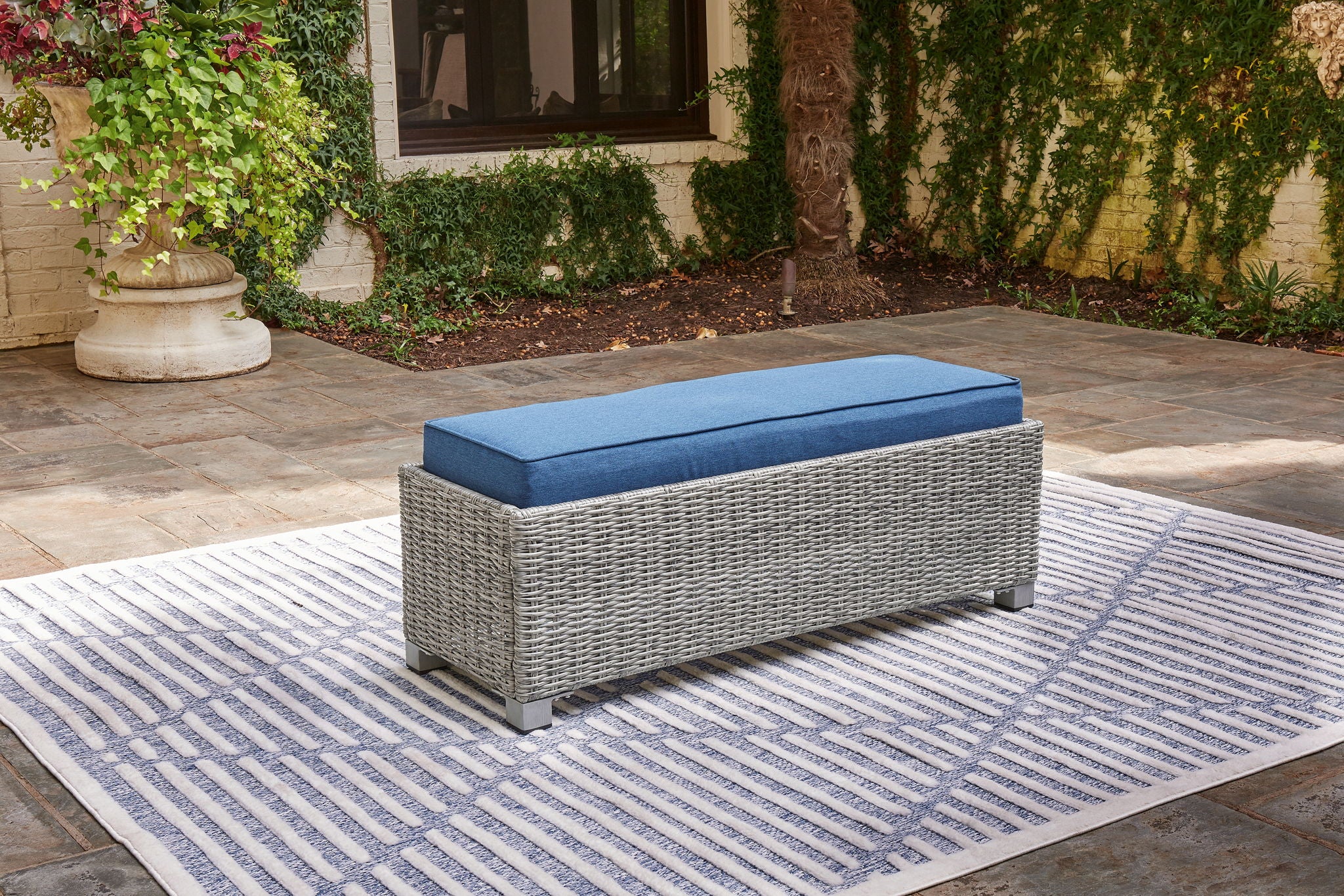 Naples Beach - Bench with Cushion - Light Gray
