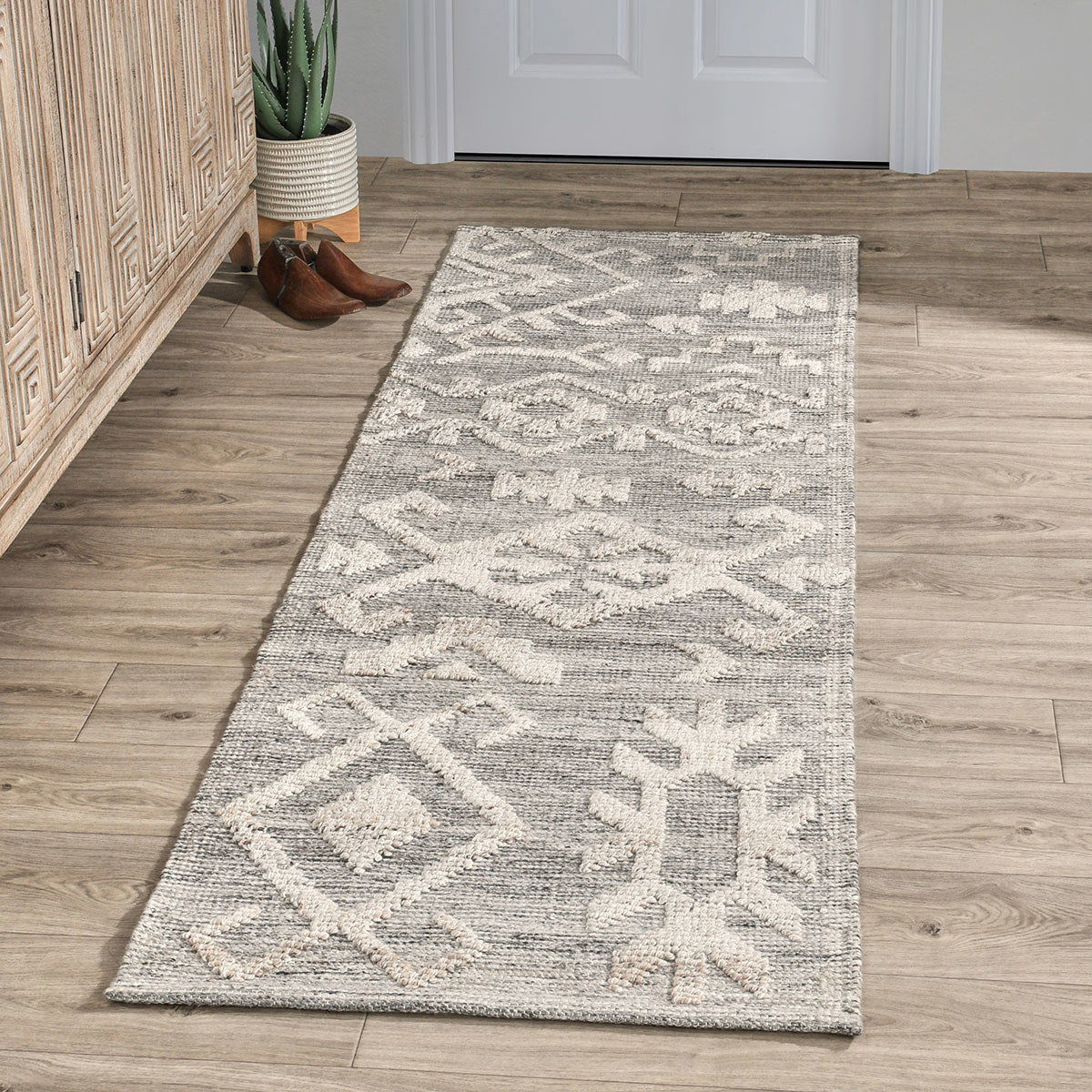 Mirage - Indoor/Outdoor Tundra Rug 2.6' x 8' - Multicolor