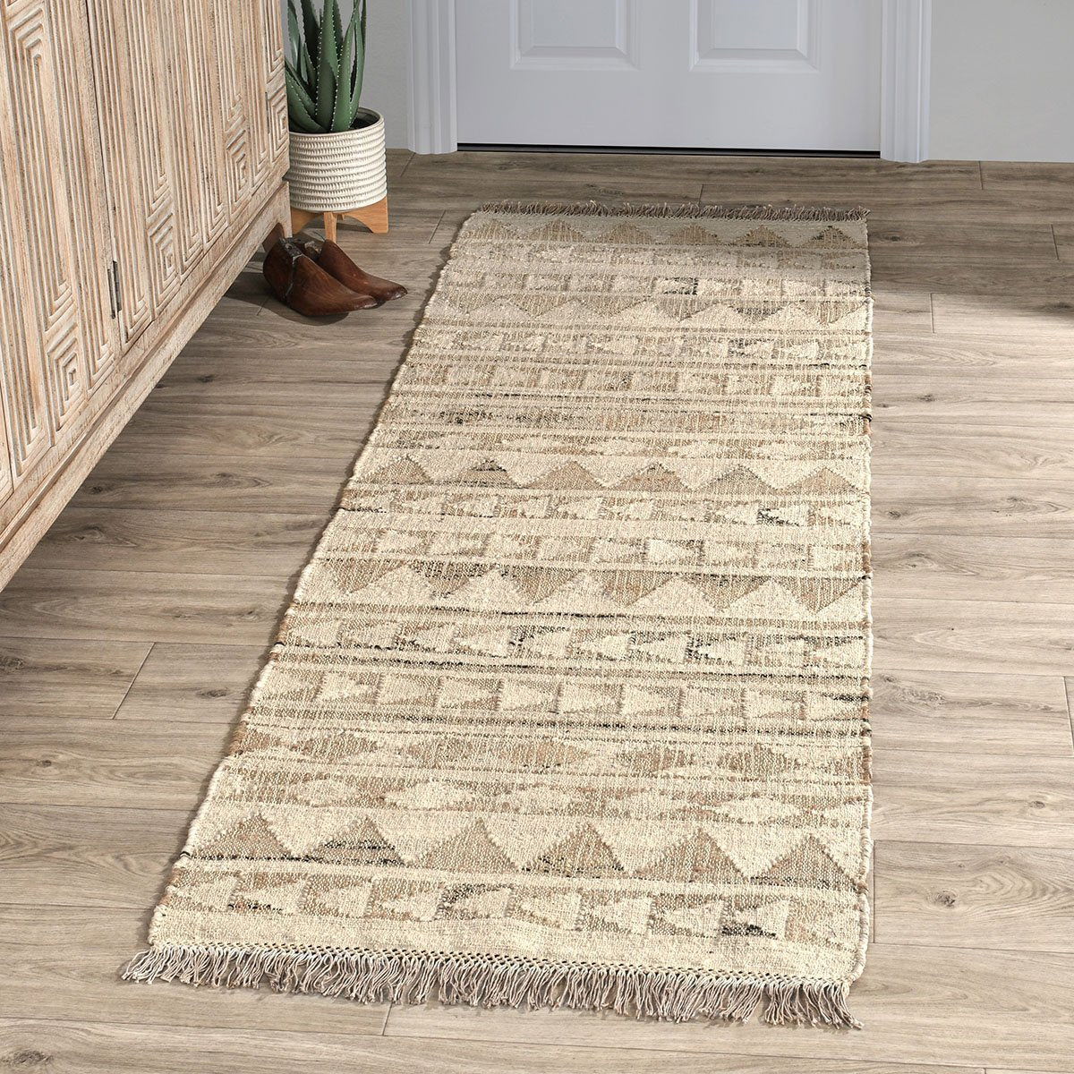 Solana - 2.6' x 8' Rug