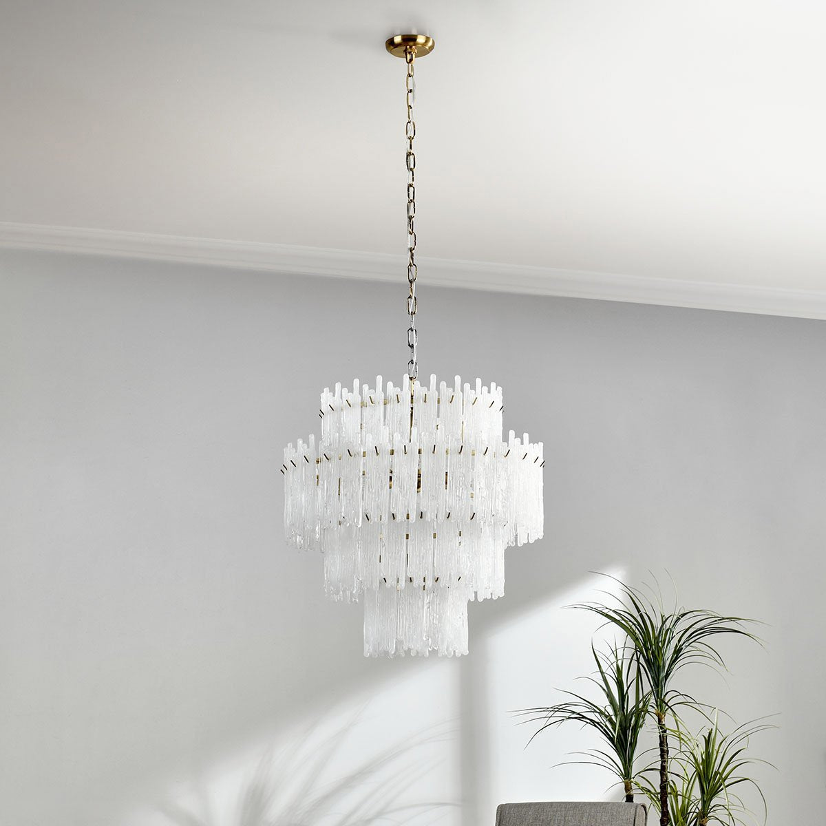 Everly - Chandelier - Clear/White