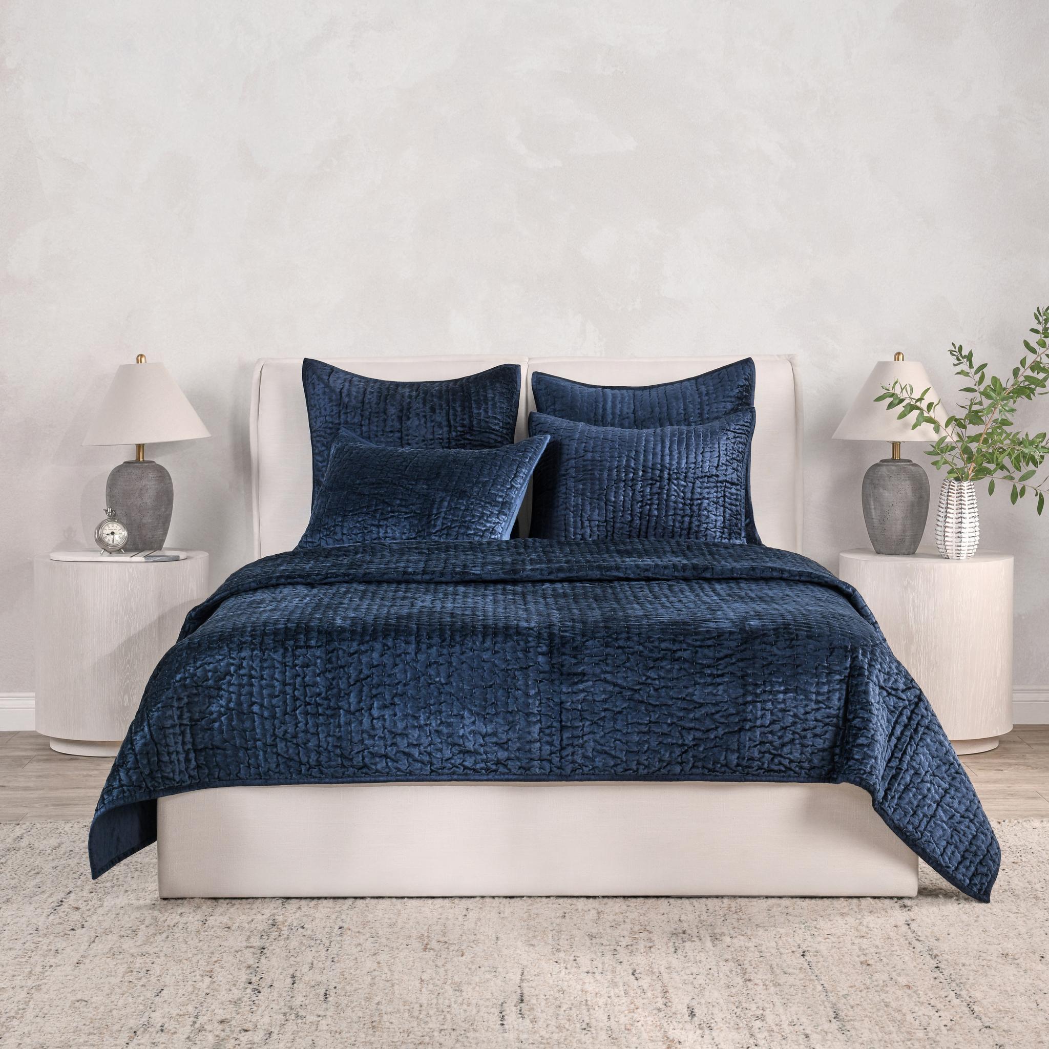 Bari - Velvet Quilt Collection