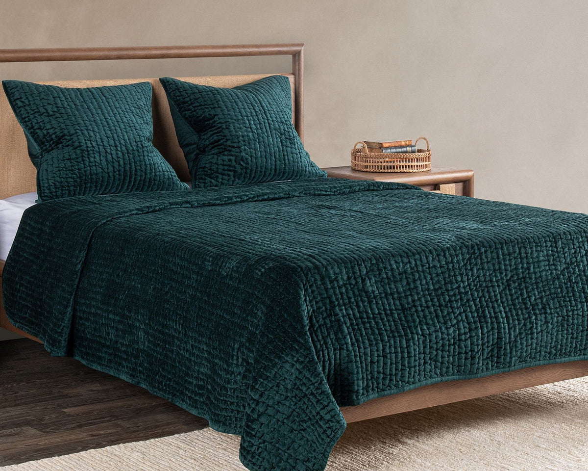 Bari - Velvet Quilt - Emerald - Select Living Furniture - Quilts & Shams - Villa - V310000 - Emerald -King - Bari - Velvet Quilt - Emerald -