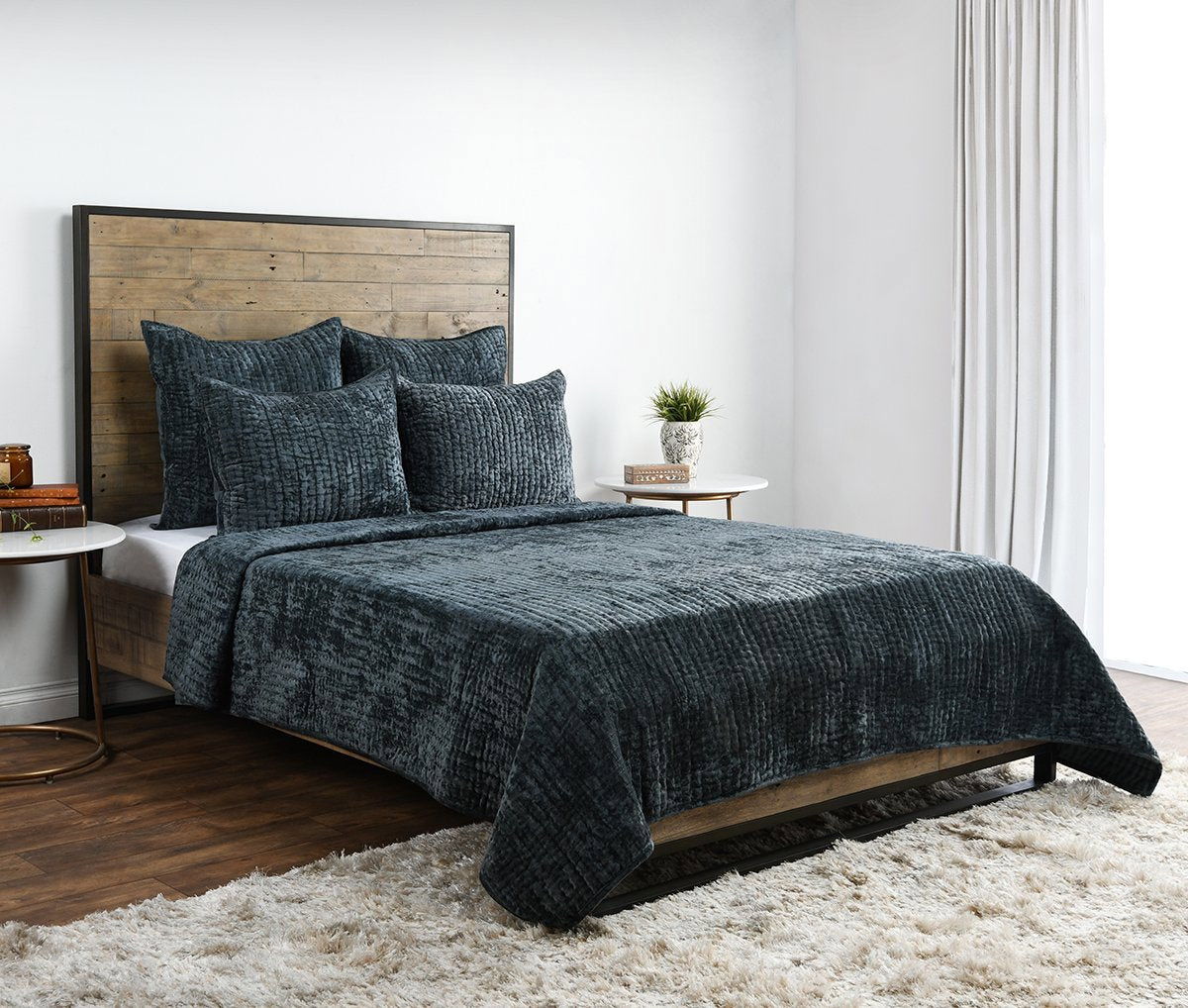 Bari - Velvet Quilt Collection