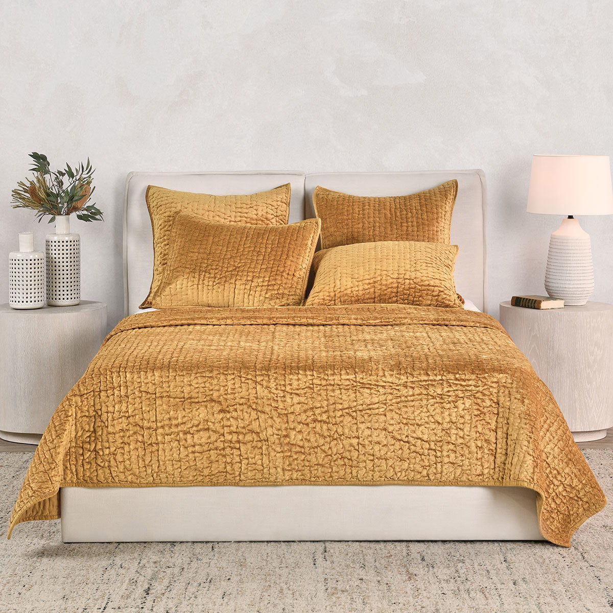 Bari - Velvet Quilt