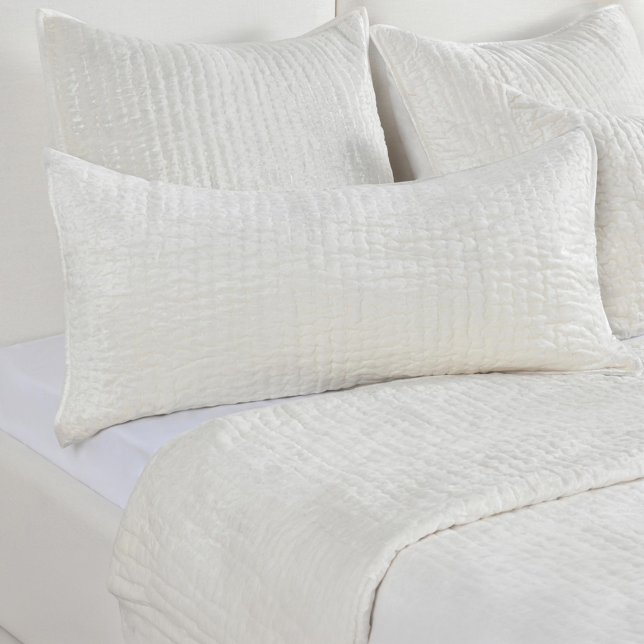 Bari - Velvet Quilt Set