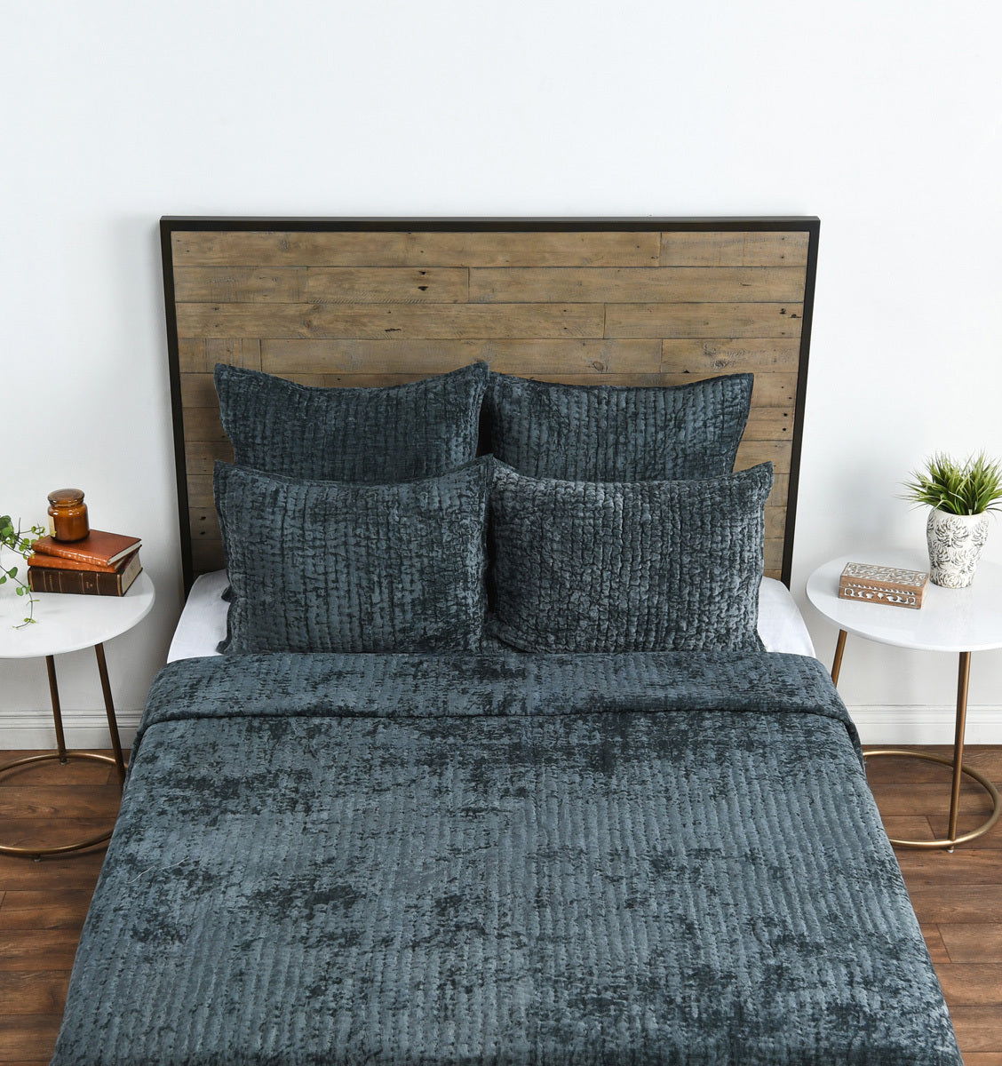 Bari - Velvet Quilt