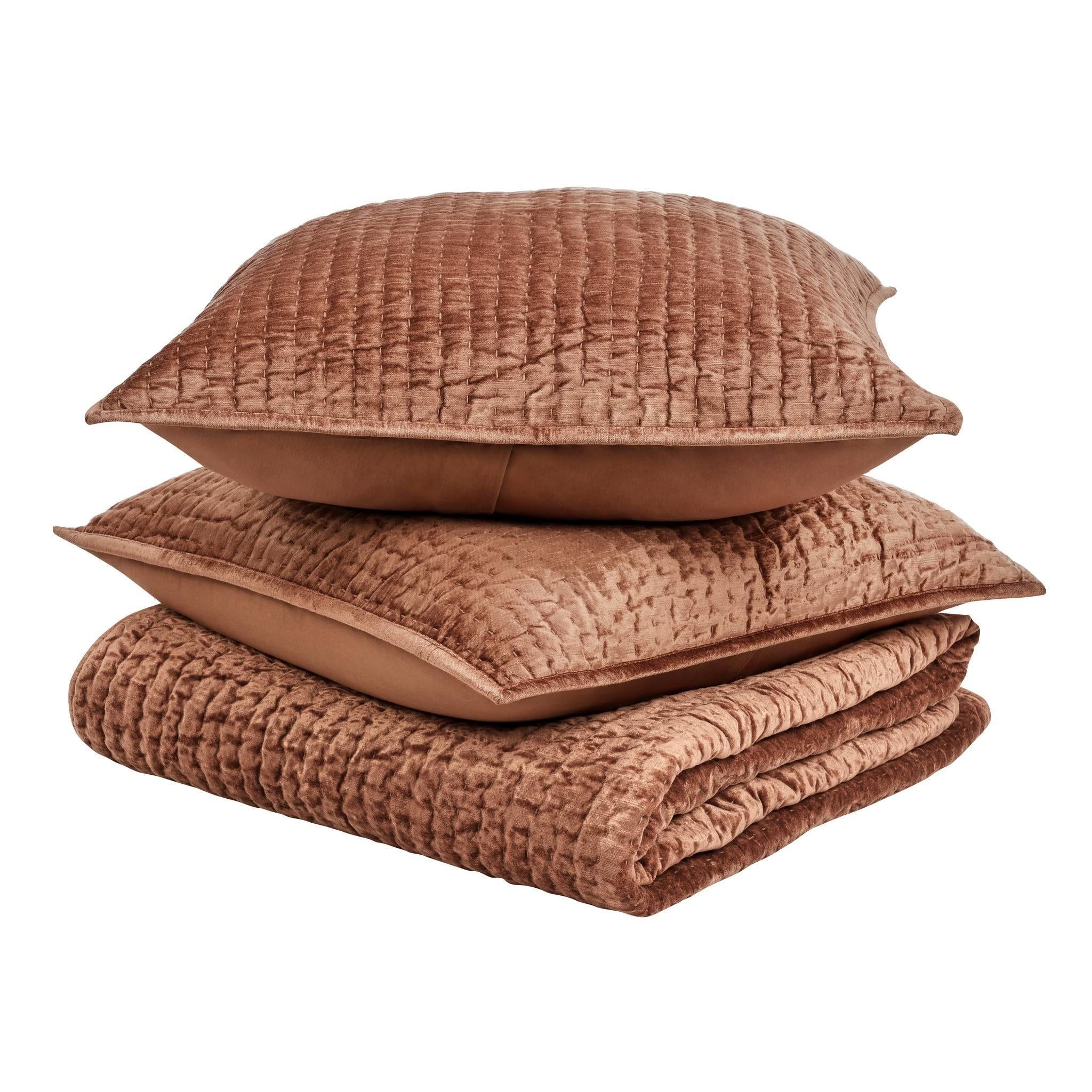 Bari - Velvet Quilt Set
